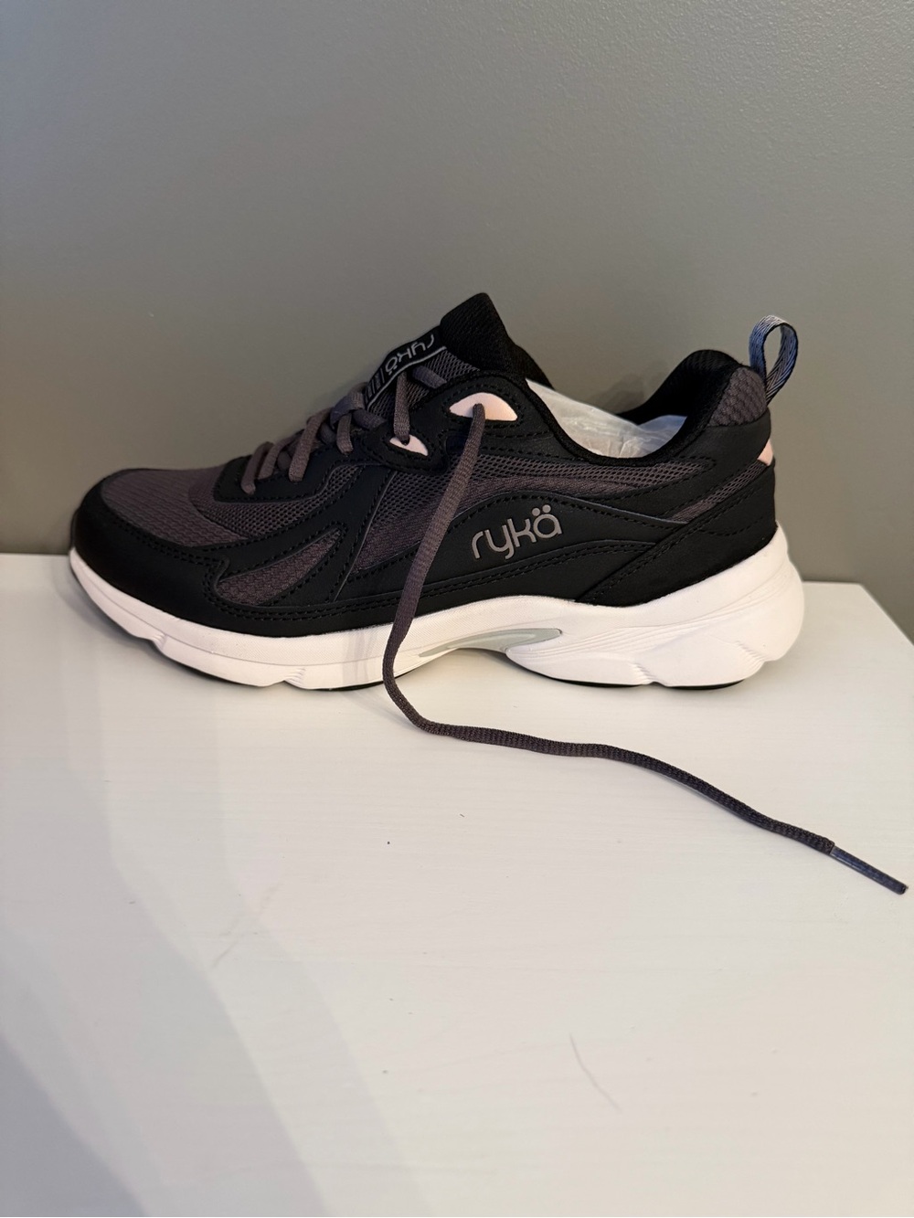 Ryka Women's Black and White Athletic Sneakers 7M - Picture 3 of 8